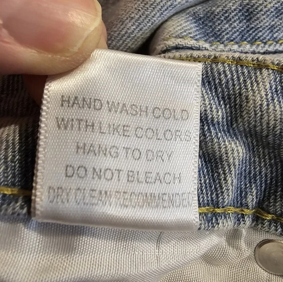 Blue Buttercup Star Print Distressed Light Denim Women's Size Large Shorts - Picture 5 of 8